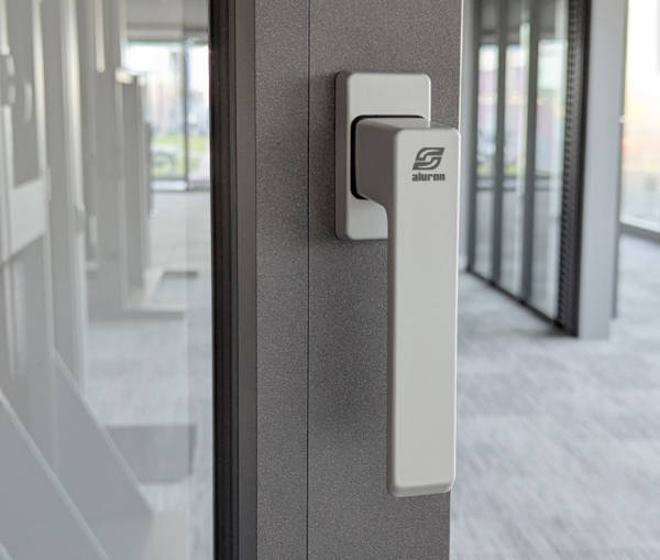 ALURON LINE – NOWA KOLEKCJA KLAMEK DO NOWOCZESNEJ STOLARKI ALUMINIOWEJ